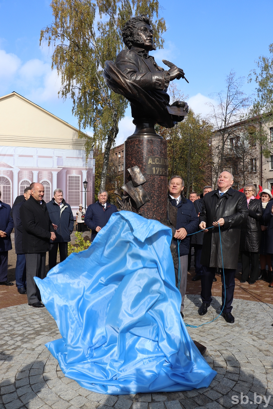 У Брэсце ўрачыста адкрылі Пушкінскі сквер і бюст Пушкіну