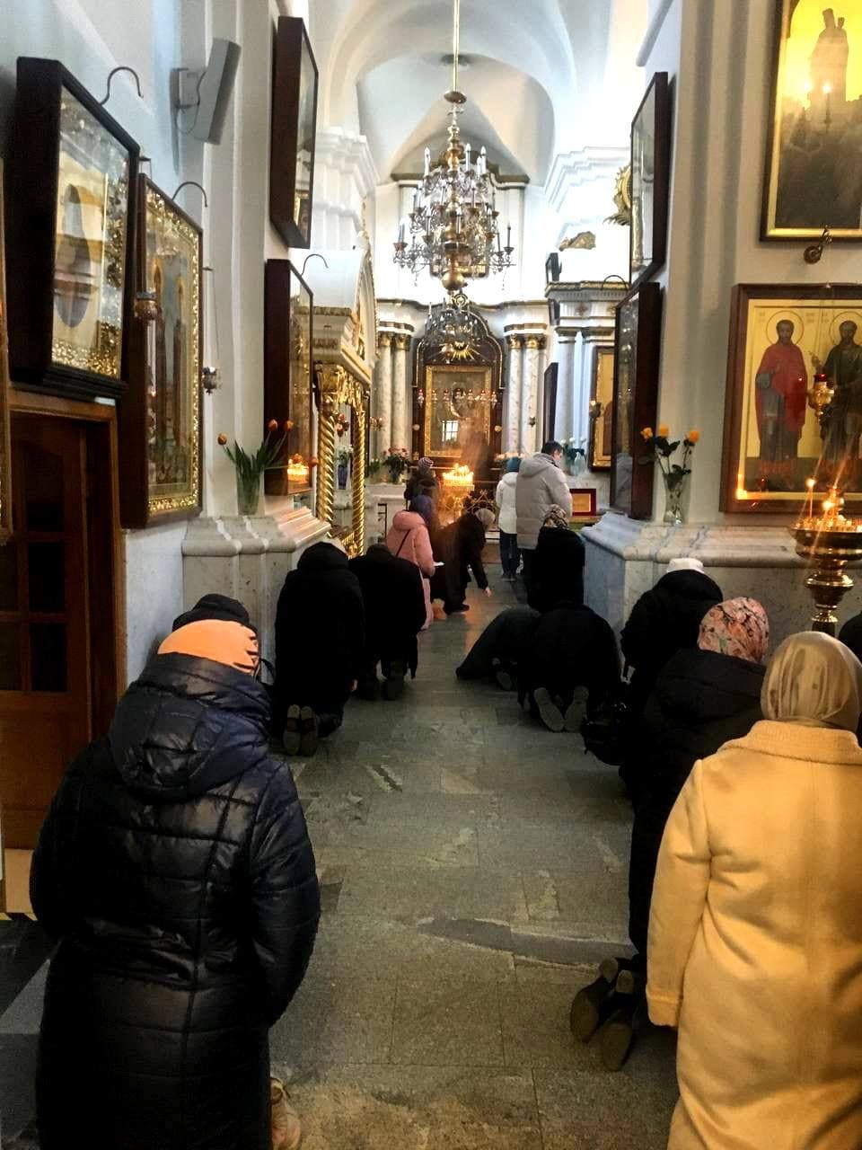 У Мінску АМАП затрымаў некалькі маці салдат — маліліся ў царкве за мір