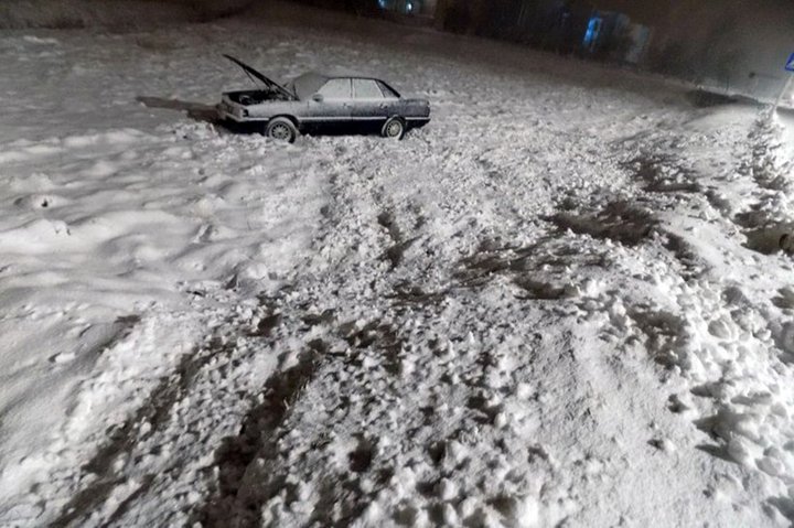 Маці не хочуць турмы для ўчастковага з Глуска, які п’яным збіў іх дзяцей