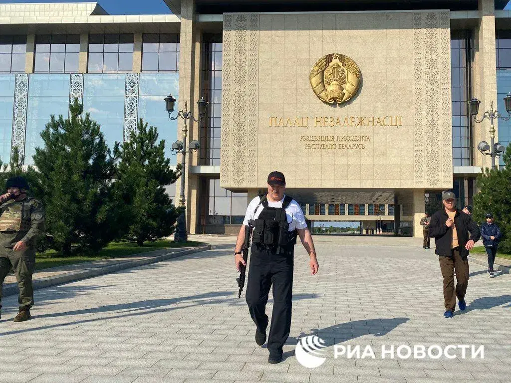 Потрёпанная белорусская армия и смута в России — судьба Каддафи для Лукашенко