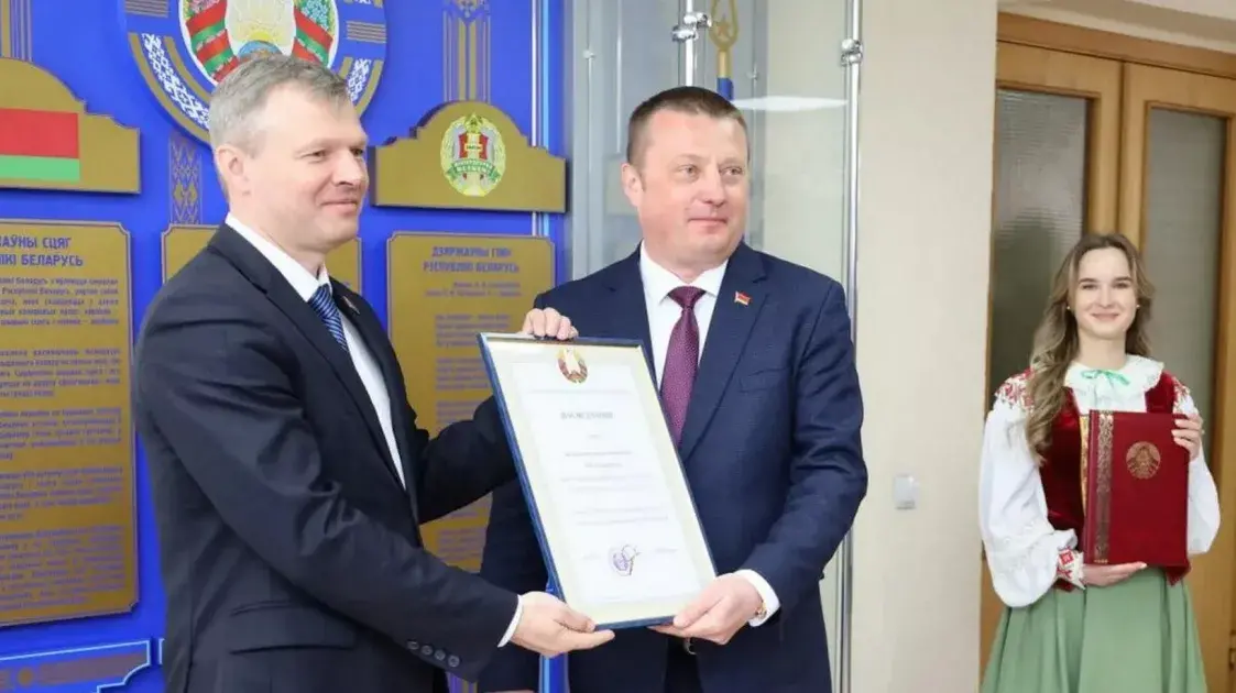 За Лукашенко и русский мир: как партии в Беларуси имитируют оппозицию