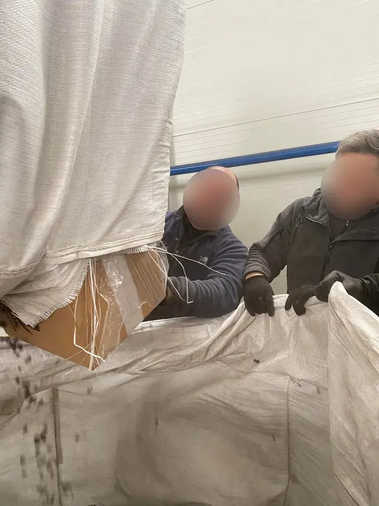 Як выглядае рэкордная кантрабанда цыгарэт з Беларусі, затрыманая ў Літве