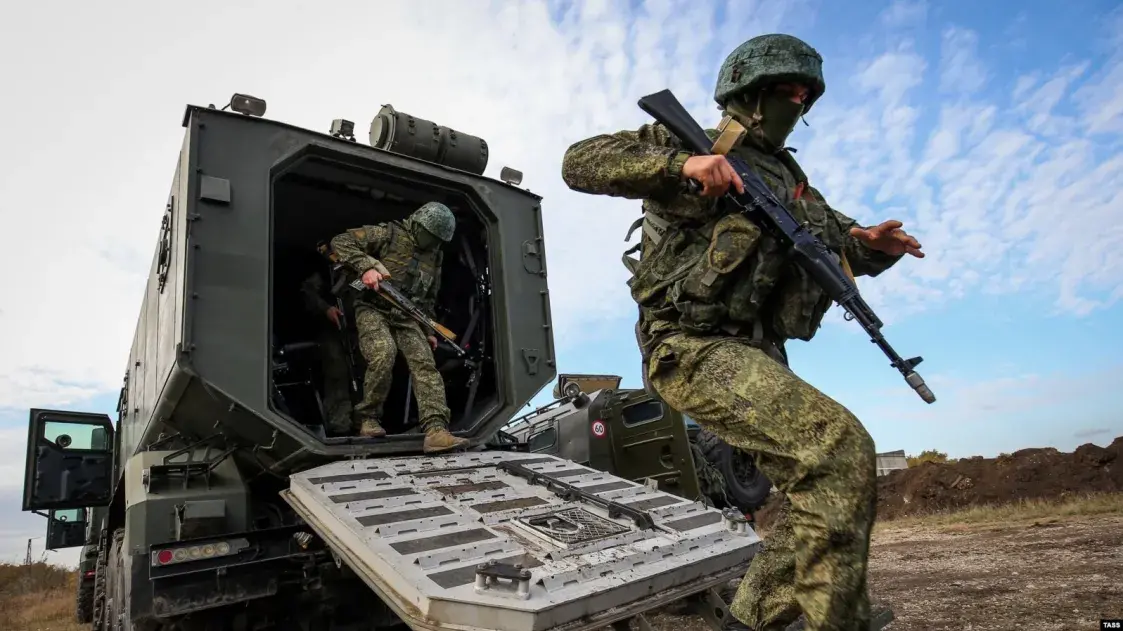 З турмы — на штурм Масквы. Беларус хацеў падзарабіць на вайне, але трапіў у палон
