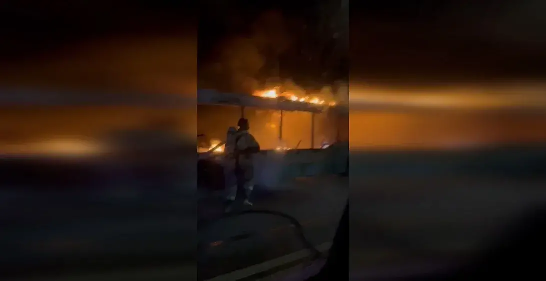 У Расіі згарэў аўтобус МАЗ, пасажыры паспелі выбегчы з салона