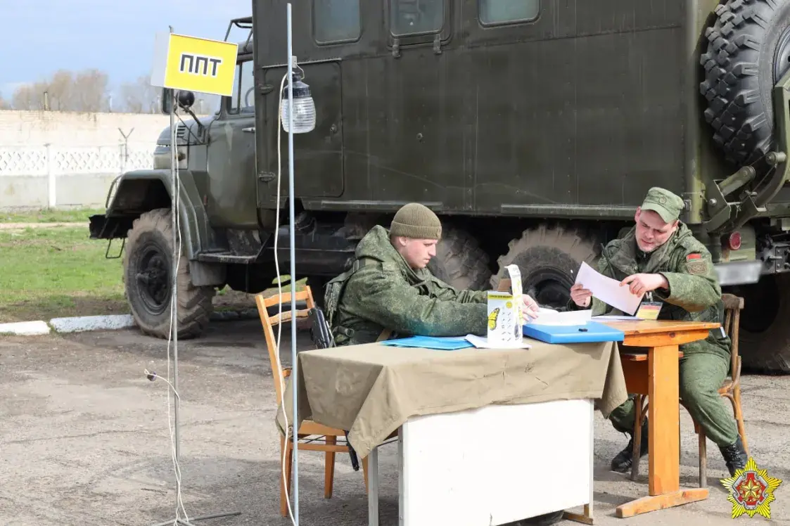 У слонімскую механізаваную брыгаду паставілі грамадзянскую тэхніку