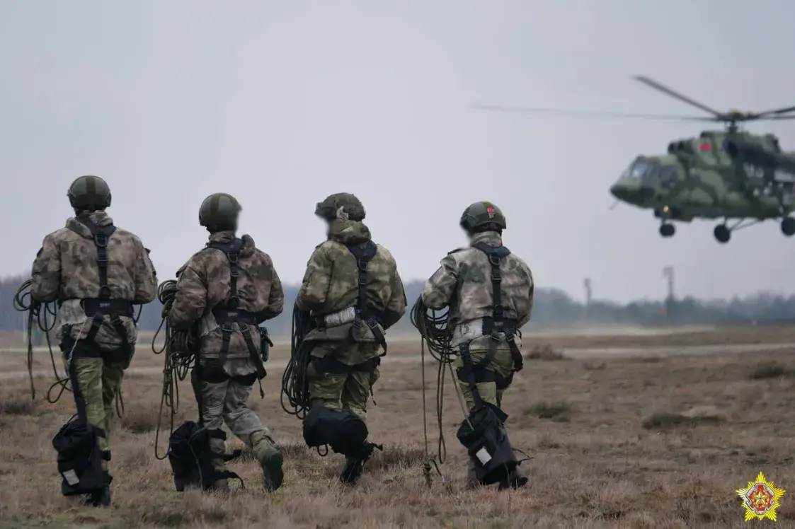Пад Брэстам вайскоўцы адпрацоўвалі дэсантаванне з верталёта