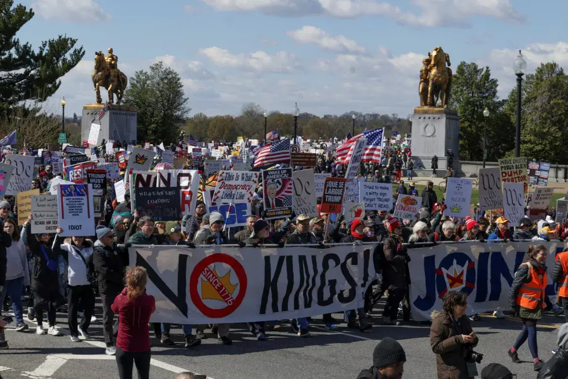 В США прошли многотысячные митинги против Дональда Трампа