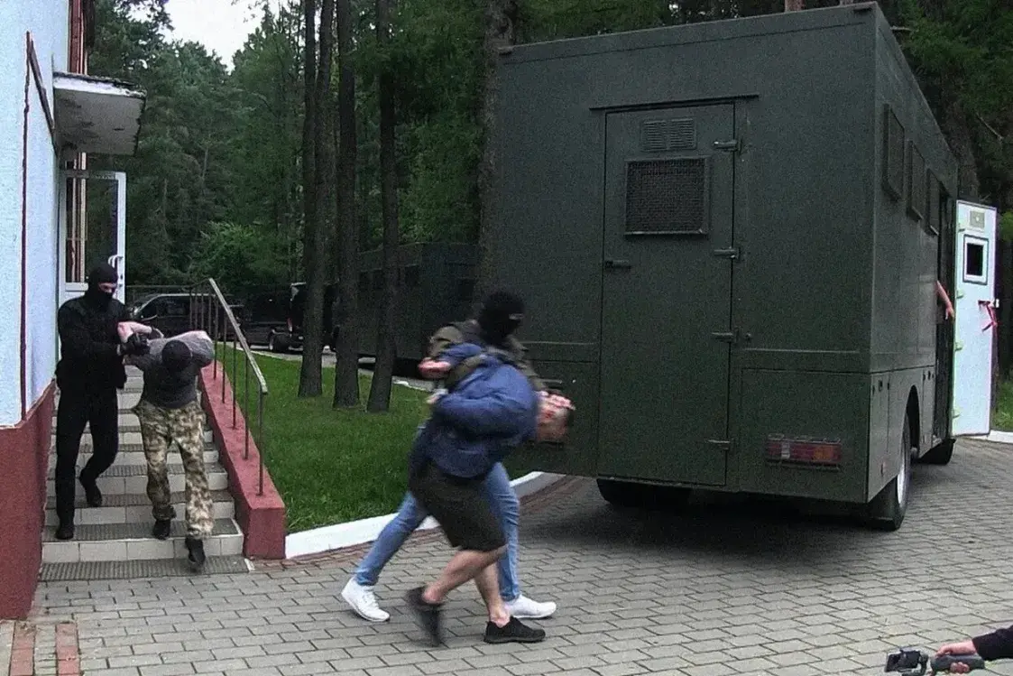 Пацукі, замахі, порна: якія “правакацыі” выяўлялі ўлады перад выбарамі