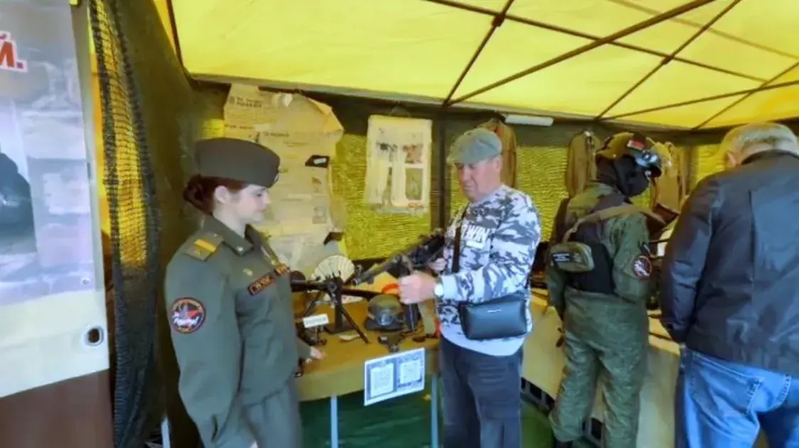 Гранатамёты, дубінку АМАП і форму спецназа прывезлі на Дзень беларускага пісьменства
