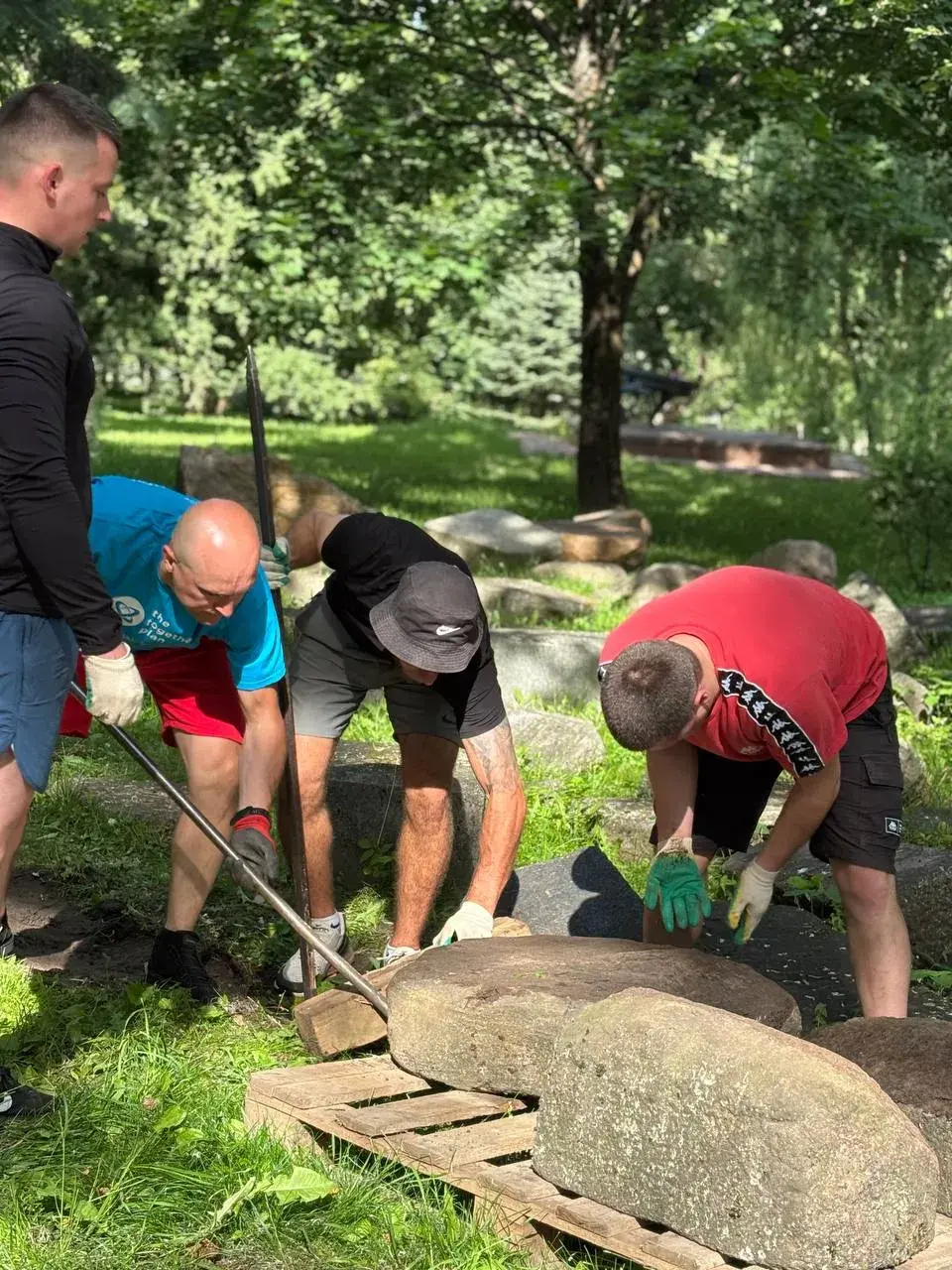 З былых габрэйскіх могілак у Мінску прыбралі 250 надмагілляў, але абяцаюць вярнуць
