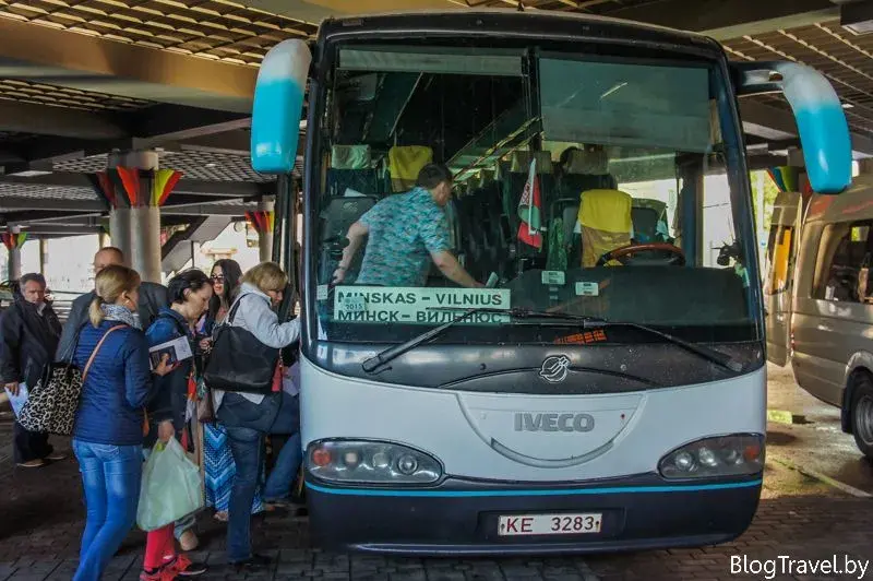 "Не исключено полное закрытие границ": что происходит с автобусами в Литву