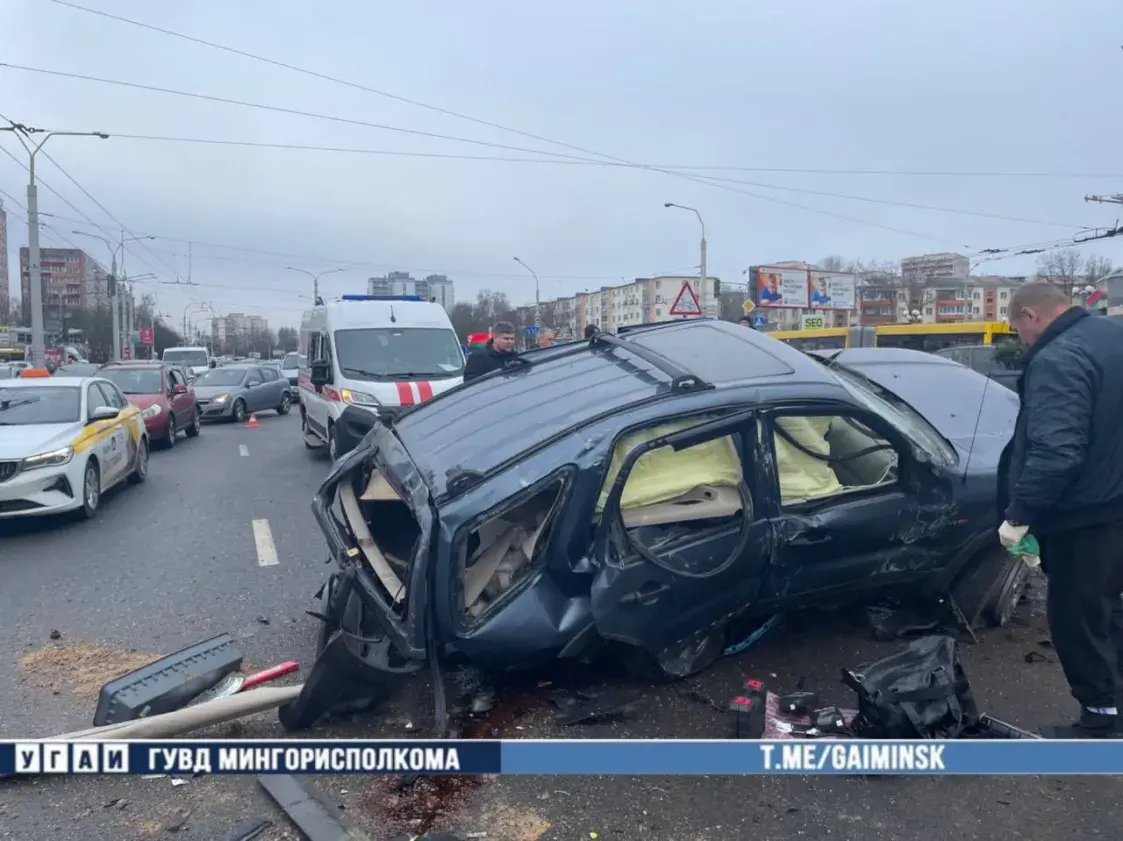 Три автомобиля врезались друг в друга на проспекте Пушкина в Минске