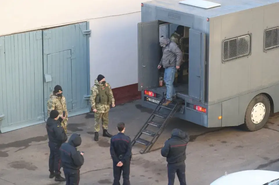 Минск снова вышел погулять: как прошёл марш районов 6 декабря