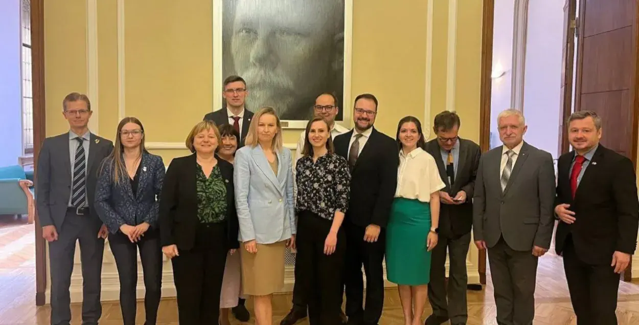 Аліна Коўшык і ўдзельнікі групы падтрымкі дэмакратычнай Беларусі / t.me/CabinetBelarus/
