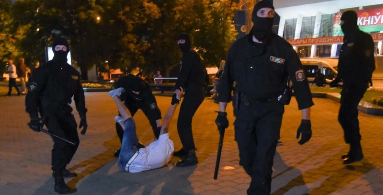 Задержание протестующего в Минске / PAP/EPA

