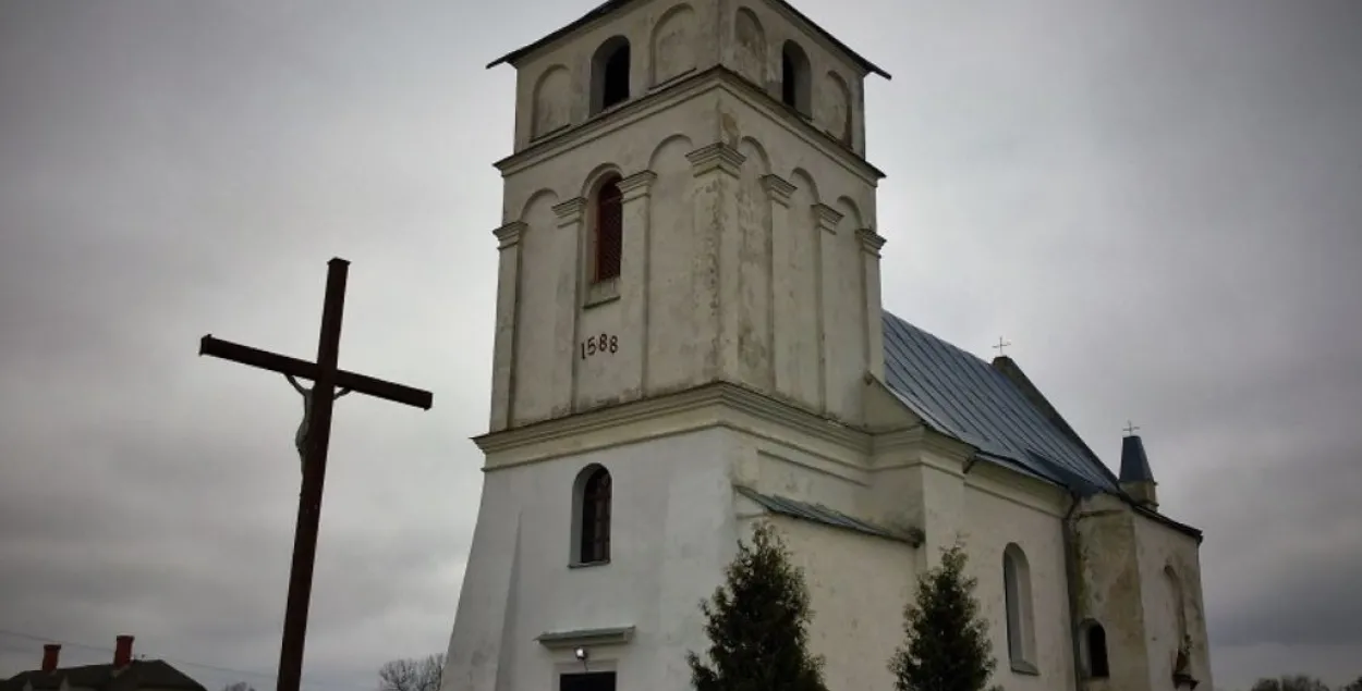 Ксяндзоў без беларускага грамадзянства высылаюць з краіны, ілюстрацыйнае фота
