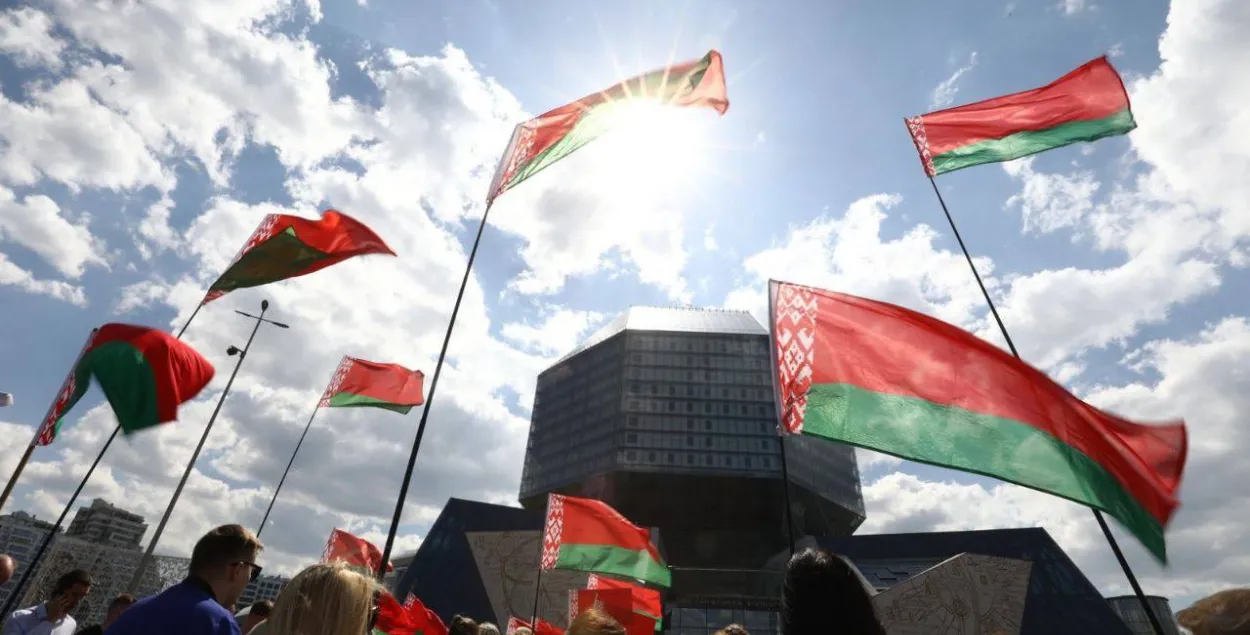Улады ствараюць падкантрольную "грамадзянскую супольнасць" / Ілюстрацыйнае фота t.me/minskbrsm/
