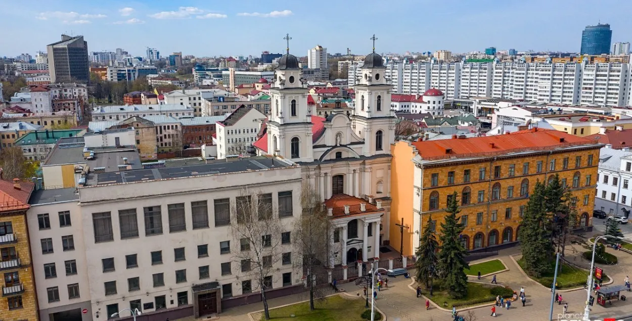 Мінскі Архікафедральны касцёл Імя Найсвяцейшай Панны Марыі / Planeta Belarus
