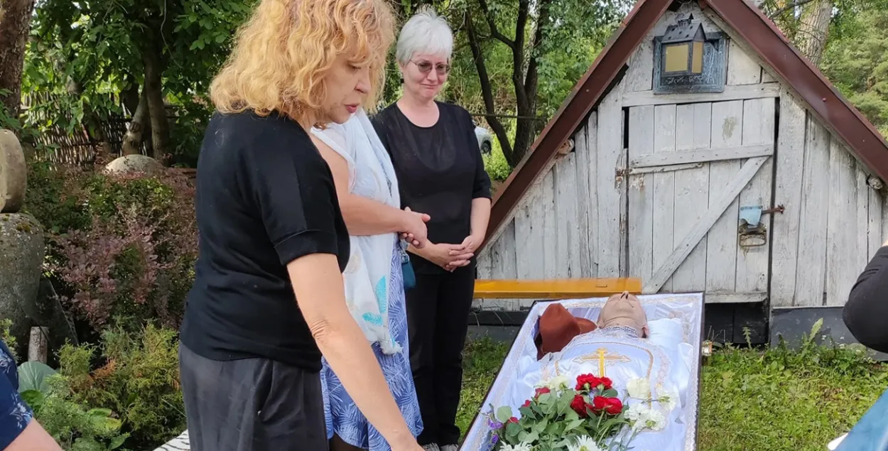 Развітанне з Алесем Пушкіным у Бабры / facebook.com/melsergiy

