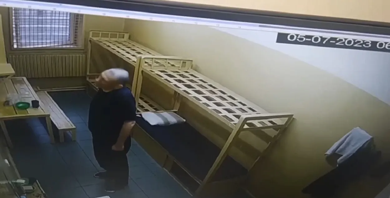 Сяргей Ціханоўскі ў камеры / Кадр з відэа
