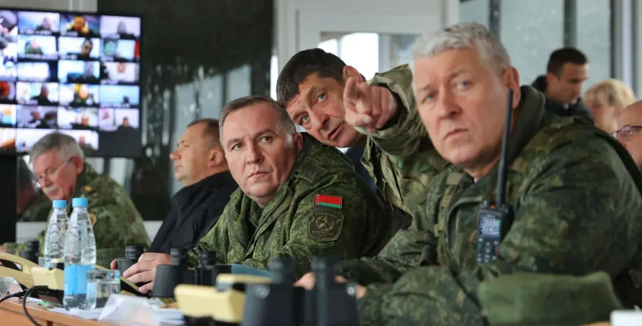 Белорусские генералы следят за тем, как идет мобилизация в РФ / Пресс-служба Минобороны РБ
