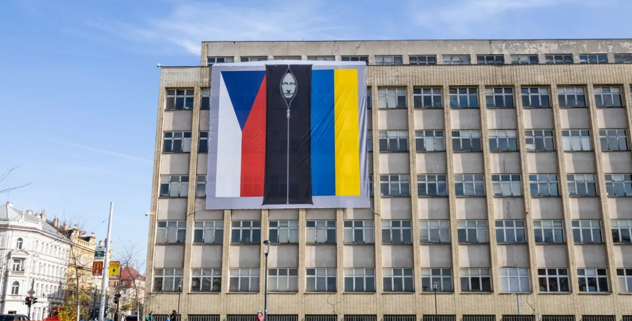 Путин в мешке / Zdenek Fucik / CTK / ddp / Vida Press
