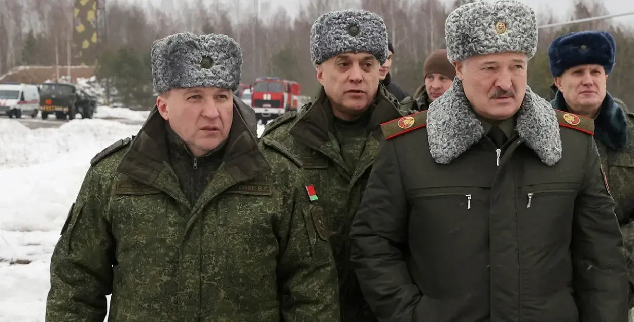 Александр Лукашенко и его силовики / БЕЛТА
