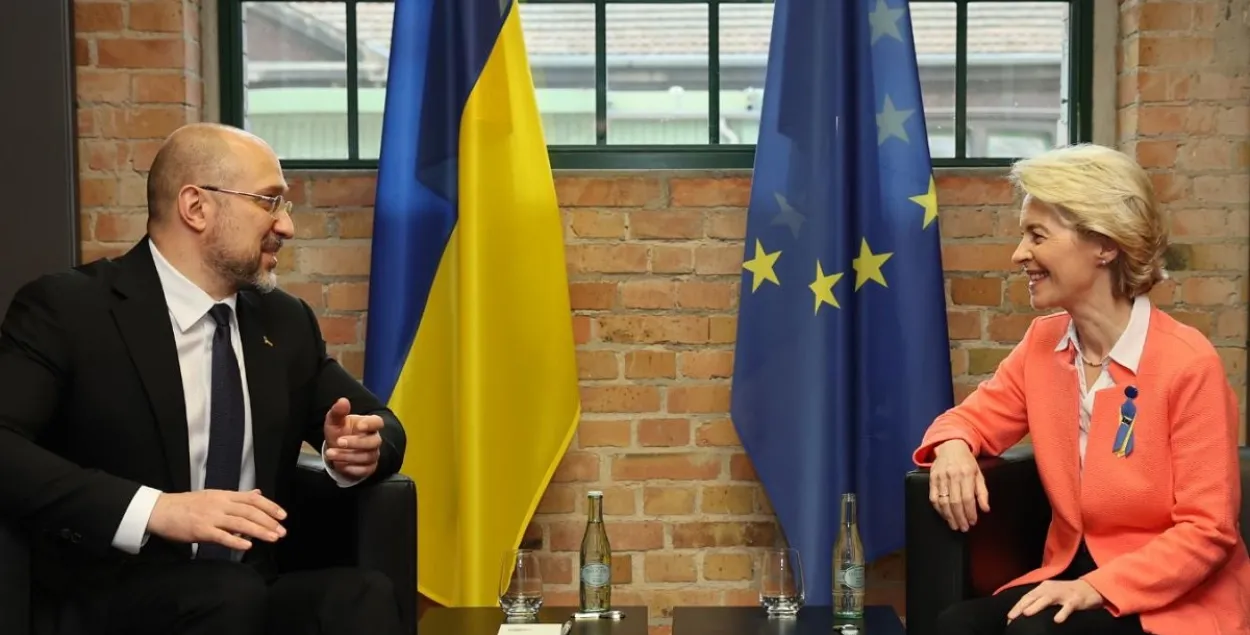 Украинский премьер Денис Шмыгаль и руководительница Еврокомиссии Урсула фон дер Ляйен / twitter.com/vonderleyen
