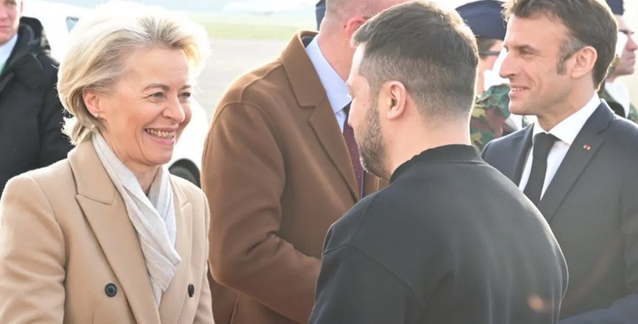 Урсула фон дэр Ляен і Шарль Мішэль сустракаюць Уладзіміра Зяленскага і Эмануэля Макрона / https://twitter.com/vonderleyen

