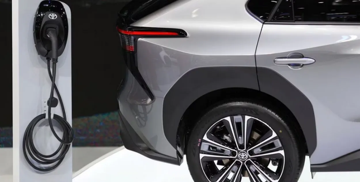 Аўтамабіль Toyota EV на міжнародным аўтасалоне ў Бангкоку, сакавік 2022 года / Reuters

