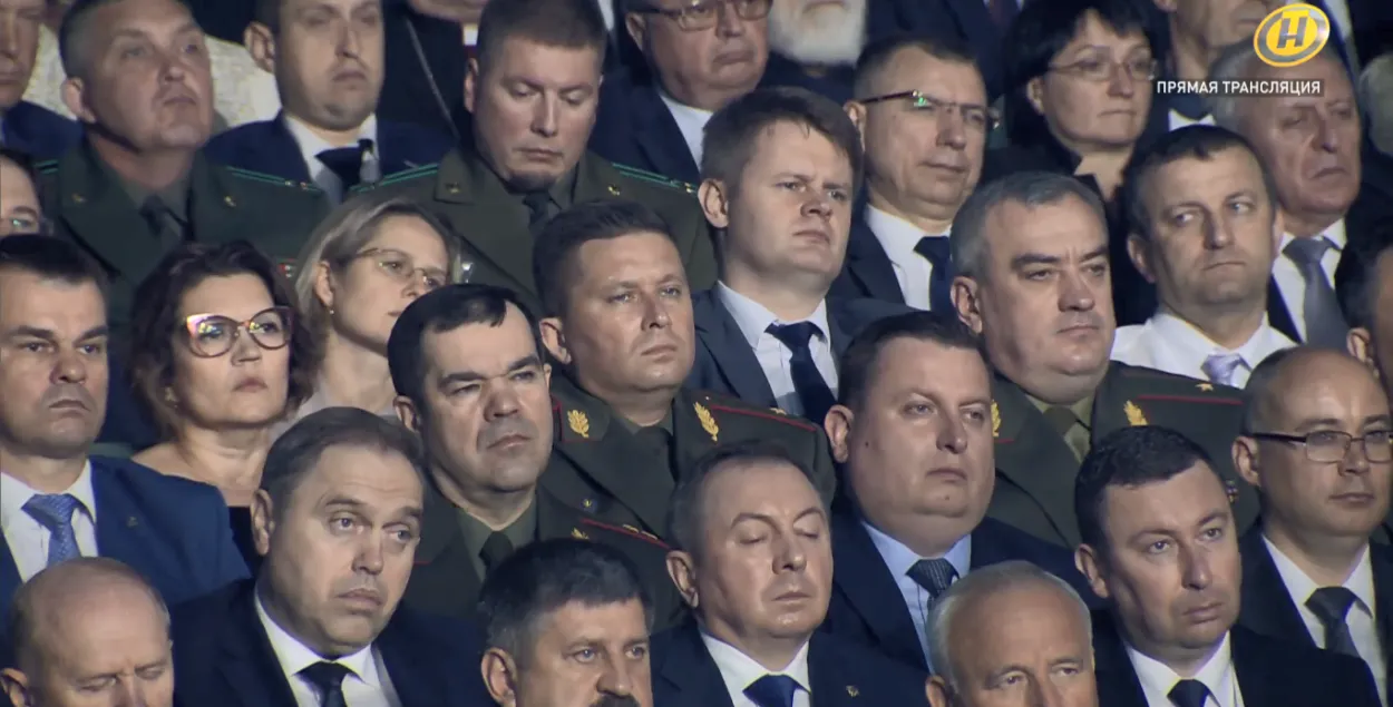 Чыноўнікі, ілюстрацыйнае фота
