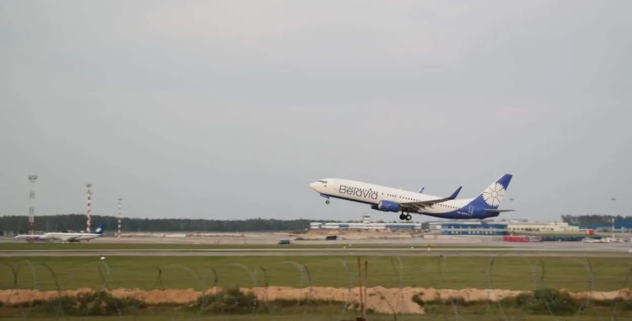 Пасля інцыдэнту з бортам Ryanair для самалётаў "Белавія" закрылася большасць еўрапейскіх аэрапортаў / Еўрарадыё