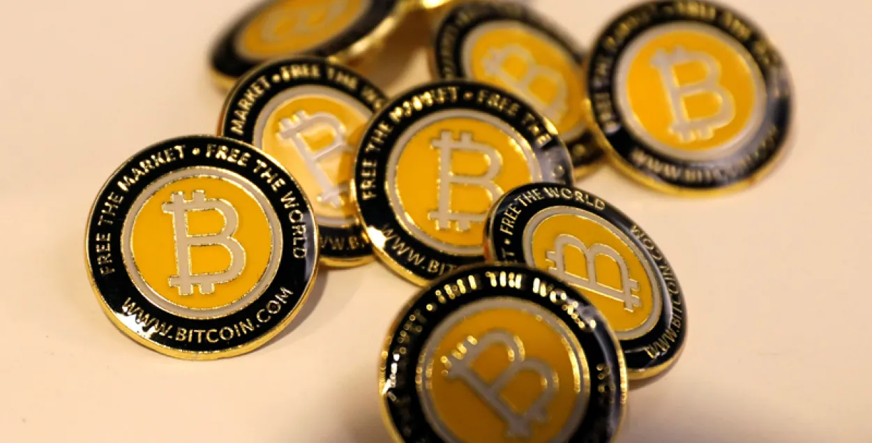 Биткоин / Reuters