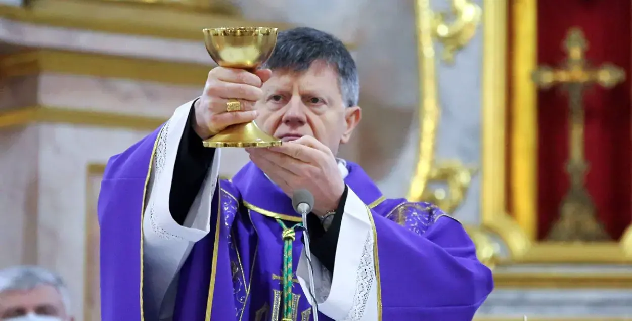 Антэ Ёзіч памаліўся за спачын Уладзіміра Макея / catholic.by
