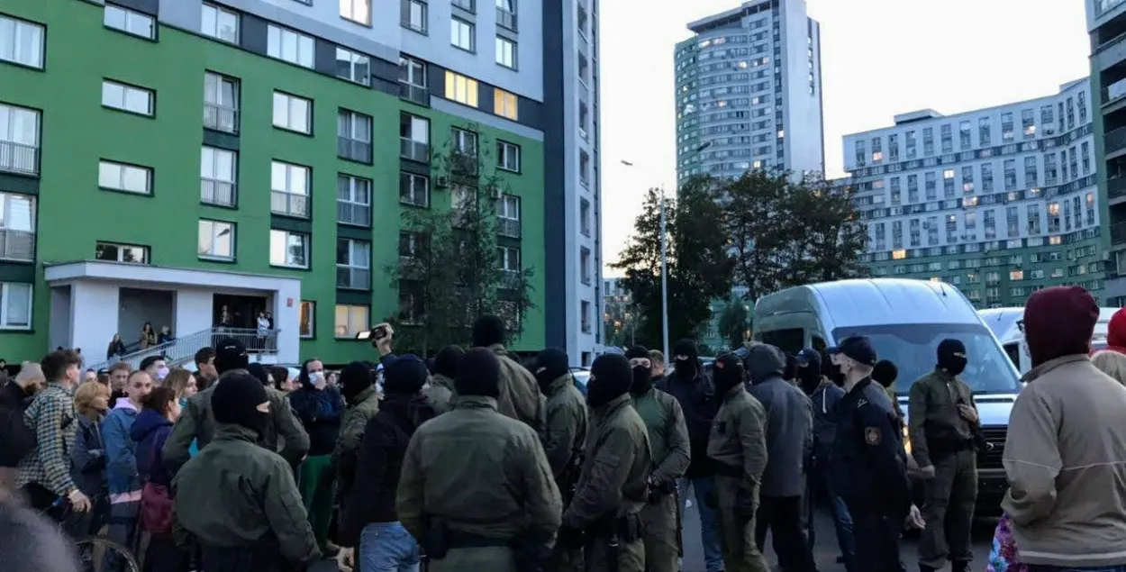 The law enforcers in the "Kaskad" compound / Euroradio​