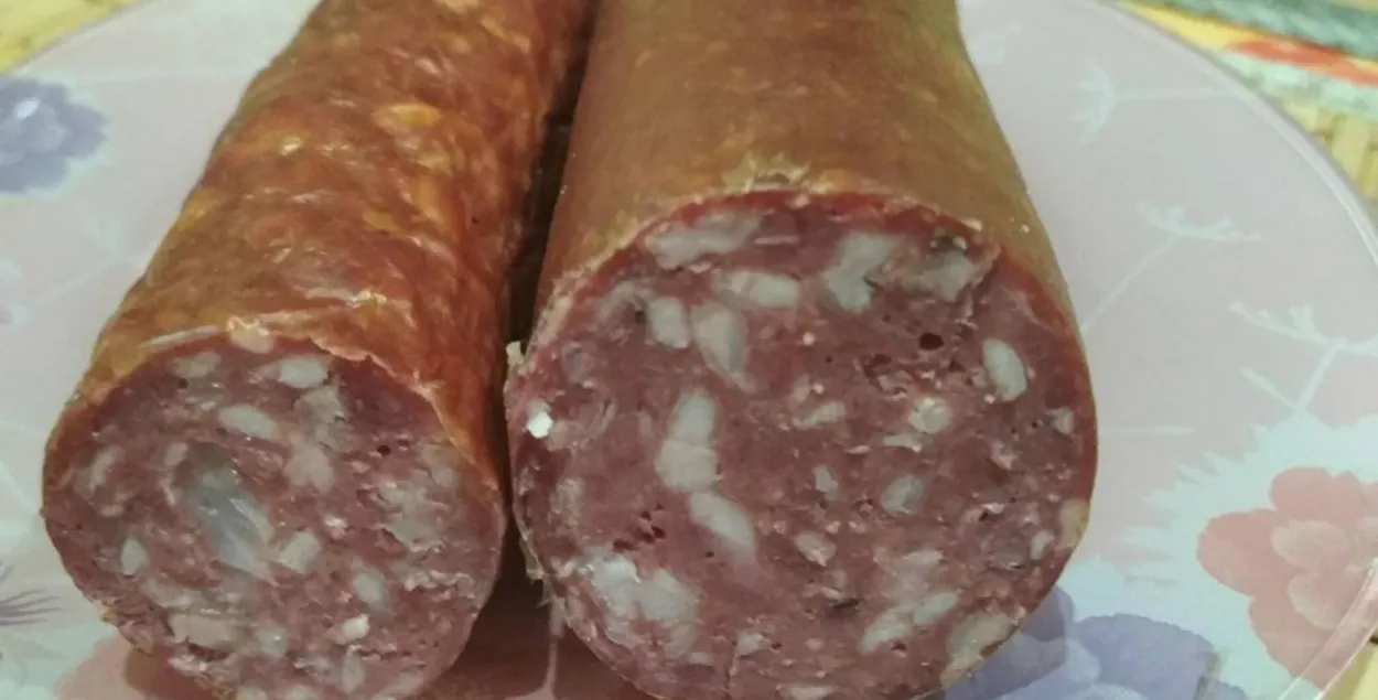 "Сервелат трафейны" з дадаткам мяса дзічыны з Ганцавіцкага лясгаса / ganc-chas.by

