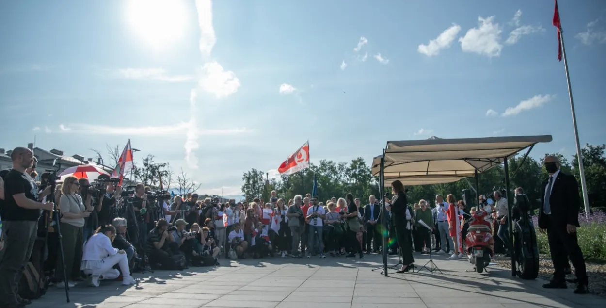 Святлана Ціханоўская размаўляе з беларусамі ў Вільні /&nbsp;@tsikhanouskaya
