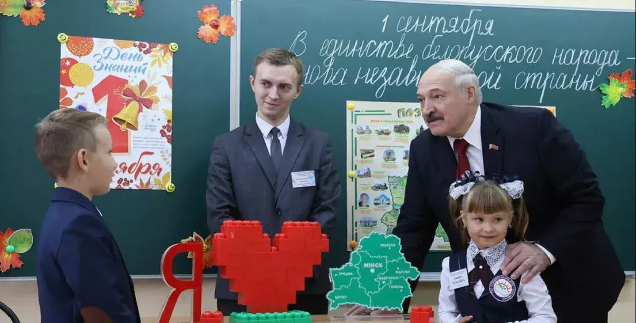 Лукашэнка і дзеці / прэс-служба Аляксандра Лукашэнкі