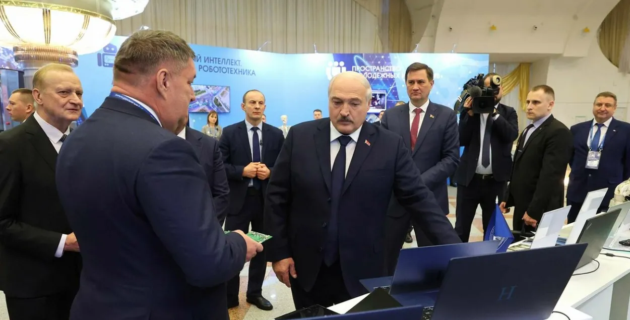 Александр Лукашенко на выставке научно-технических достижений /&nbsp;president.gov.by
