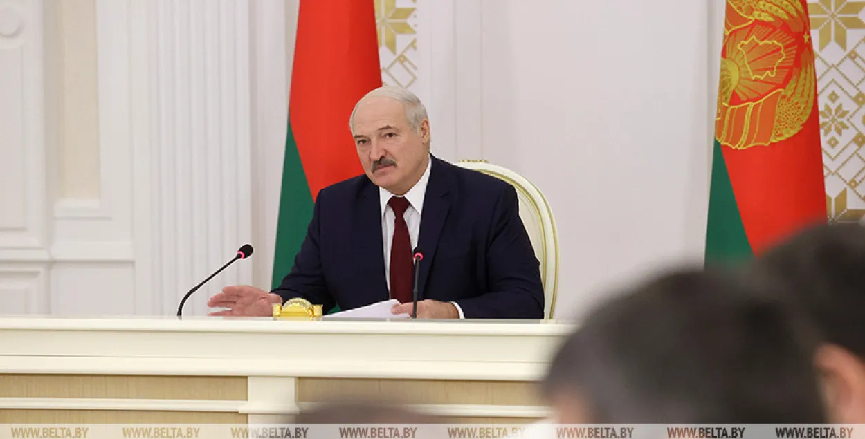 Лукашэнка загадаў не прымаць назад дактароў, якія паедуць працаваць у Польшчу
