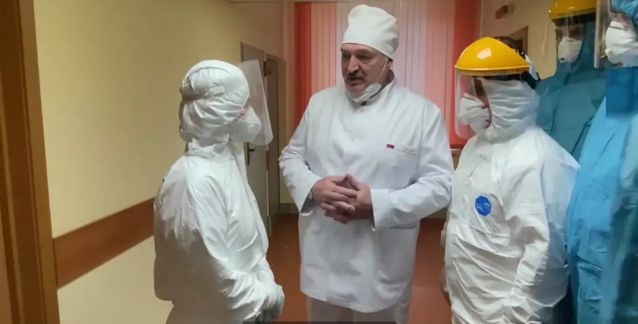 Лукашенко в "красной зоне" / Кадр из видео​