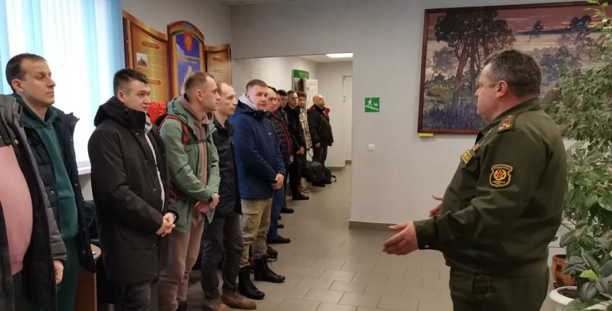 Вайсковыя зборы, ілюстрацыйнае фота
