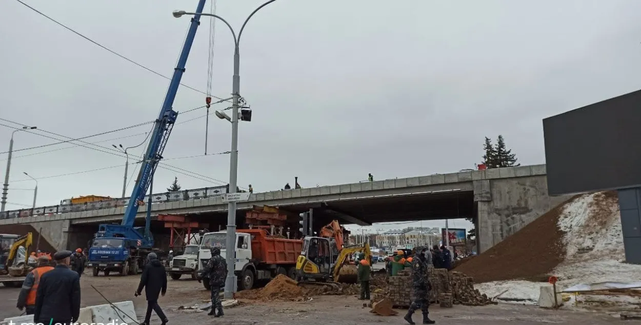 Будаўніцтва моста на Нямізе — за 25 секундаў