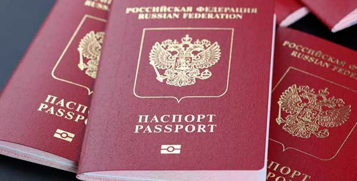 ЕС не забароніць выдачу віз расіянам, але прыпыніць спрошчаную працэдуру