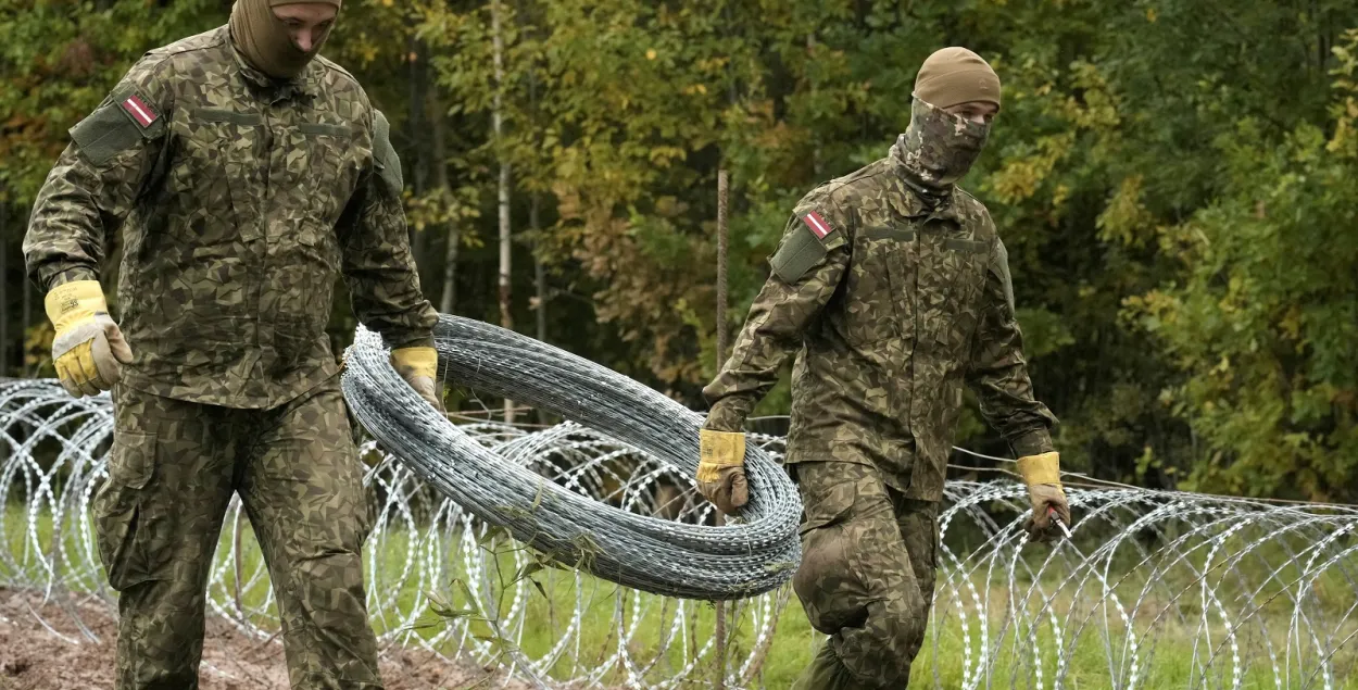 Пачаў дзейнічаць закон аб прыпыненні пагаднення Беларусі з ЕС аб рэадмісіі 