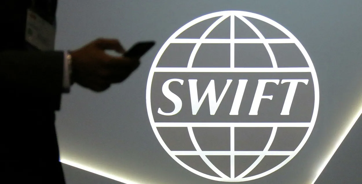 Евросоюз почти готов отключить Россию от SWIFT