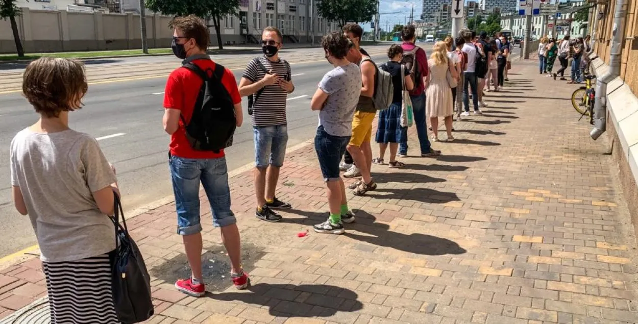 Очередь в магазин symbal.by / Еврорадио