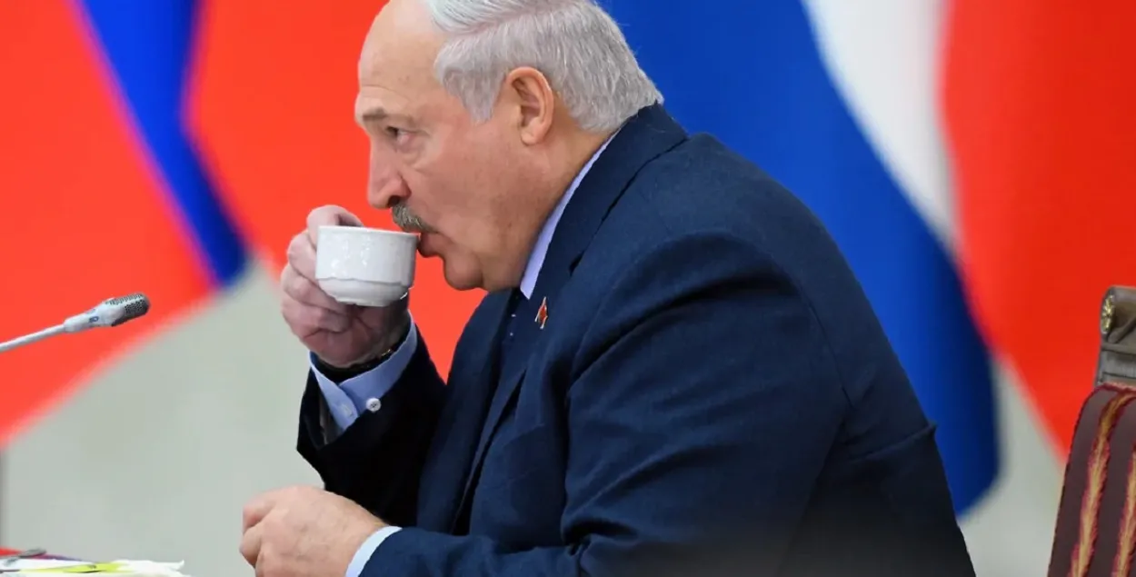 Aliaksandr Lukashenka is convincing his colleagues that Belarus will not lose its sovereignty / kommersant.ru
