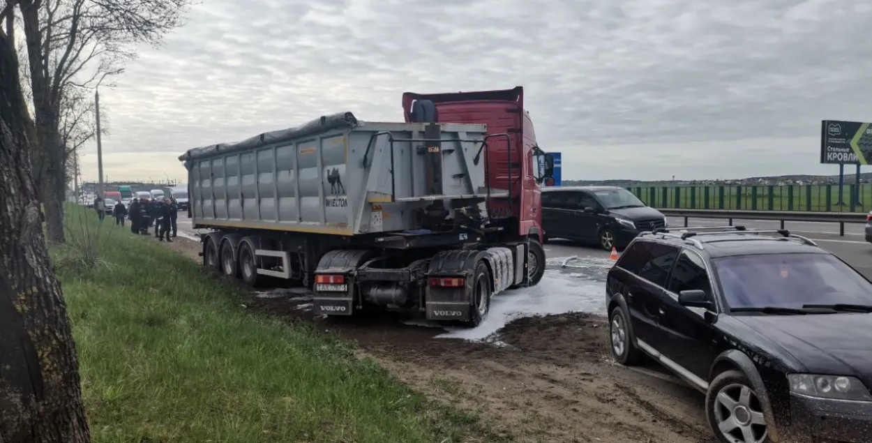 Аварыя пад Мінскам з удзелам аўтобуса і фуры
