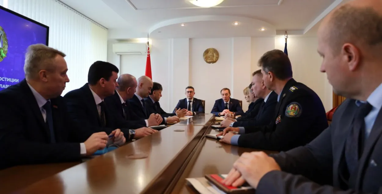 Мікалай Снапкоў прадстаўляе ў Мінюсце новага міністра — Яўгена Каваленку
